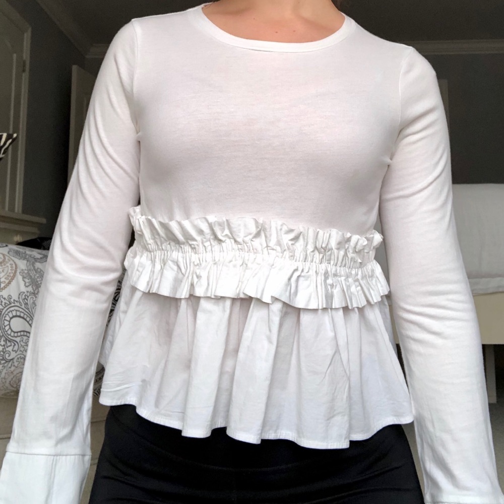 🤍Zara Ruffle Top